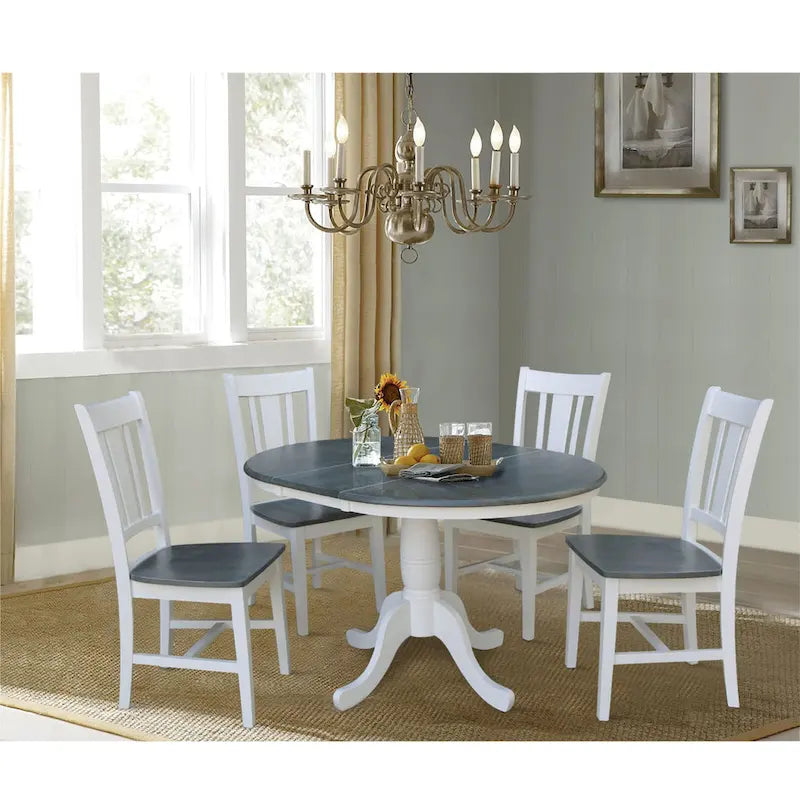 36 Round Extension Dining Table With 4 San Remo Chairs