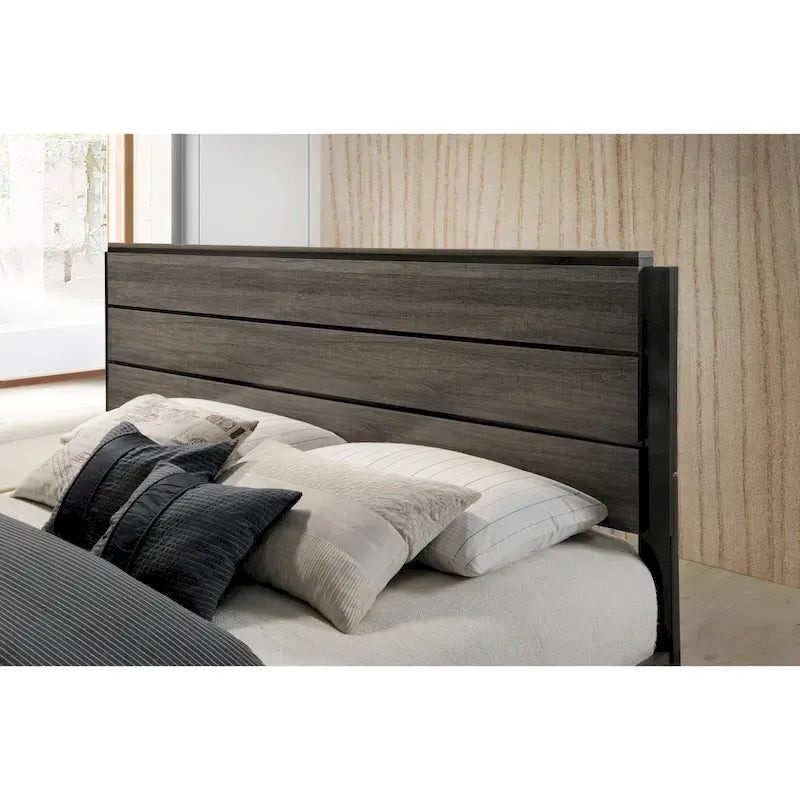 Roundhill Furniture Ioana Antique Grey Finish 3-Piece Wood Bed Room Set, Panel Bed and Two Nightstands