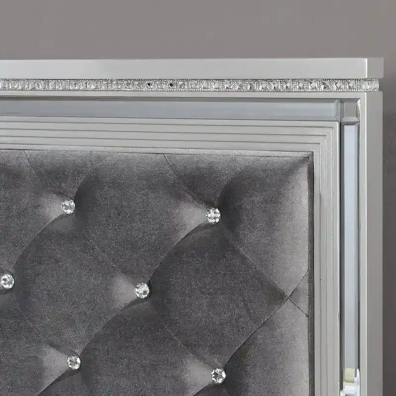 Seleena Glam Silver Wood 5-Piece Tufted Panel Bedroom Set with USB Port by Furniture of America